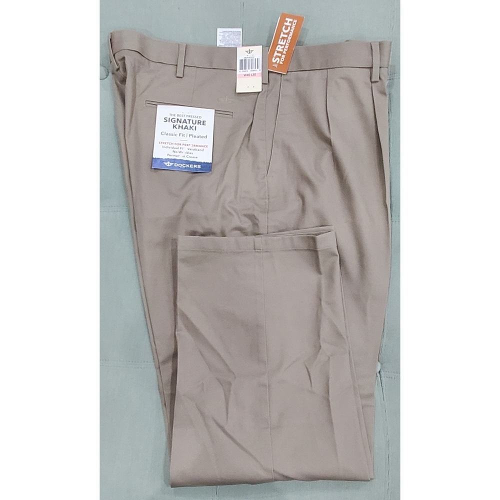 Dockers Classic Fit Pleated 40 X 30